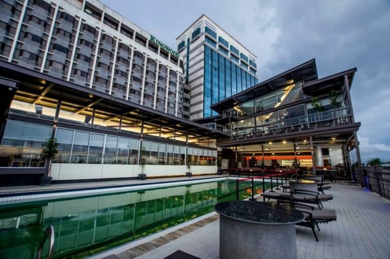 Kingwood Hotel Pool 2